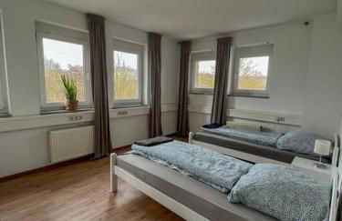 Modernes Apartment mit Balkon, Parkplatz und Smart Tv bis zu 10 Personen - Foto 2
