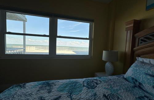 Beachfront Condo, Ocean Views, Near Patrick SFB - Foto 11