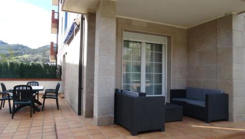 APARTAMENTO CON TERRAZA Y JARDÍN EN BAKIO - Foto 2