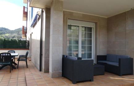 APARTAMENTO CON TERRAZA Y JARDÍN EN BAKIO - Foto 2