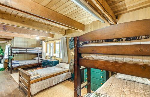 Canal Across Street Family Cabin in Breezy Point! - Foto 14