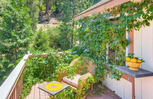 Forest Views and Fire Pit! Cozy Cabin in Crestline - Foto 4