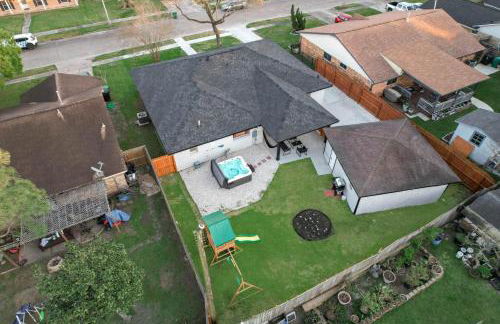 5-BD 2-BA Tranquil Retreat ft Jacuzzi & Playground - Foto 33