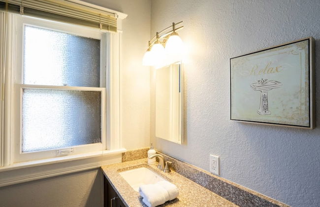 The Colorado Clubhouse in Capitol Hill - Photo 8