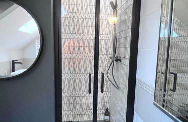 LA VILLA DU GOLF - avec piscine couverte chauffée et jacuzzi - Foto 29