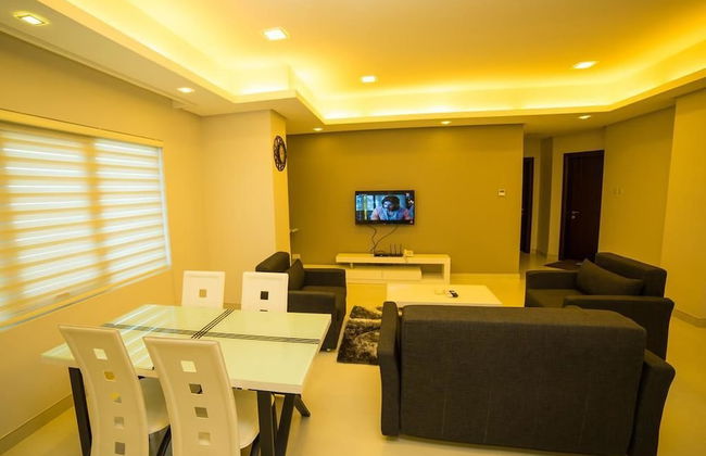 Golden Rose Luxury Suites - Photo 10