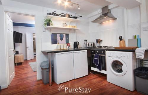 BIG Contractor House in Leamington Spa with 7 Beds by PureStay - 14 Night min! - Foto 5