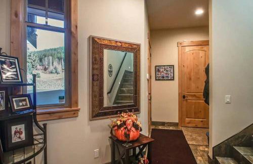 Mountain View Chalet Getaway 5 Min to Town - Foto 13