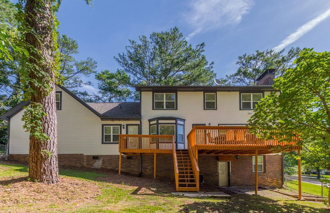 Beautiful Large Newly Renovated 5 Bedroom House - Photo 70