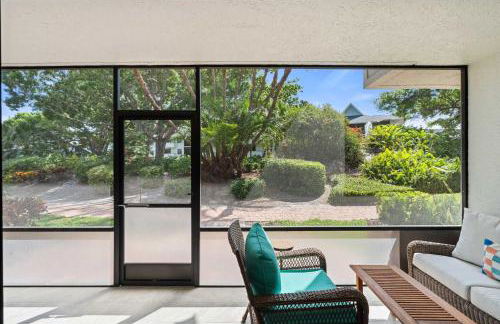 Exquisite Luxury First Floor Condo - Easy Walk to Amenities - Foto 27