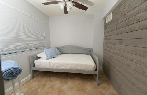 Enchanting 2-Bedroom Ground Floor Beach Condo at Cape Canaveral WiFi & AC - Foto 30