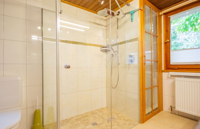 4 bedroom House in Egg with garden and terrace - Photo 15