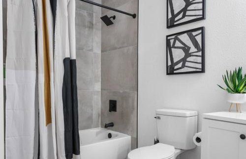 North Vegas Family Oasis 4BR, Pool, BBQ, Games - Foto 22