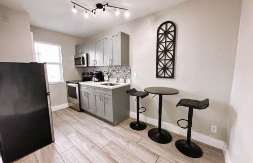 Rustic Retreats Cozy 1BR For 4 Guests Minutes From Las Olas - Foto 2