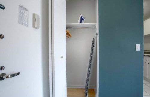 Tribeca 2BR City views Indoor pool Gym NYC-172 - Foto 15