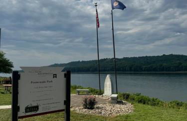 Stargazers' Retreat A Tiny Home on the Riverside - Photo 64