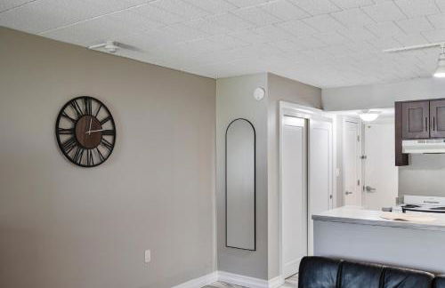 Chic New York Studio with Kitchen - Foto 18