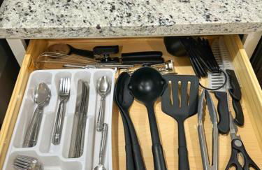 *NEW* Gorgeous Sunshine - 2BD/1BA - Private Fenced Backyard! - Photo 16