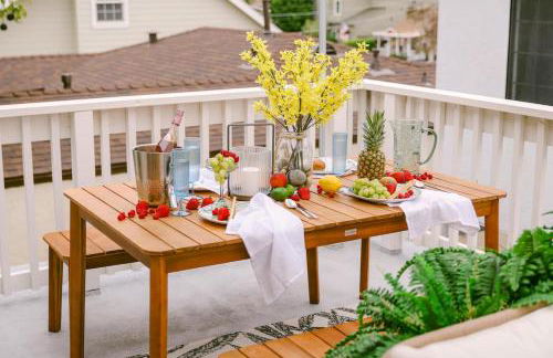 Luxe OB Home, Walk to Beach, Sauna, and Backyard - Photo 34