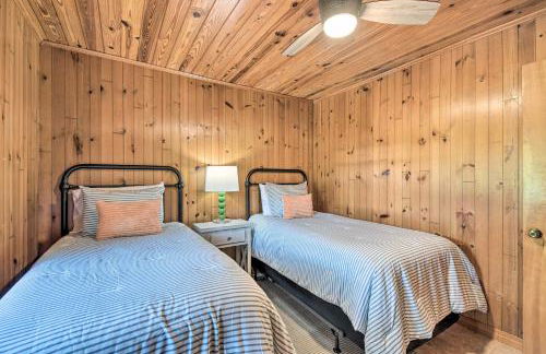 Waterfront Retreat, Near Fishing and Boating! - Foto 25