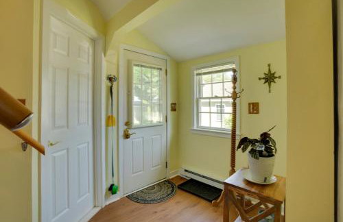 Family-Friendly Cottage, Walk to the Beach! - Foto 5