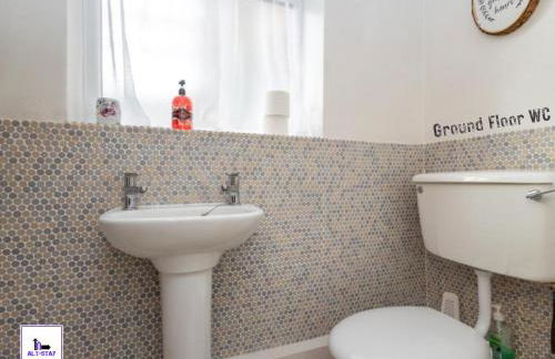 Calder Row by Alt-Stay Contractor Accommodation - 3 Bed Canal Side Contractor Home With Parking, Wi-Fi & Full Kitchen - Ideal For Long stays - Foto 33