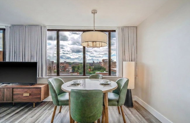 Global Luxury Suites at Georgetown - Photo 48