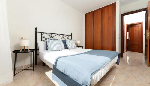 Las Olas - Coastal Escape with Charm & Comfort - Foto 4, wardrobe