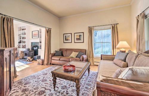 Private Home with Hot Tub Near Jay Peak Slopes - Foto 6