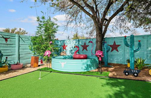 Austin Oasis Spacious 4BR Retreat with Hot Tub Cowboy Pool and Infrared Sauna Perfect for Families and Bachelorettes - Photo 29