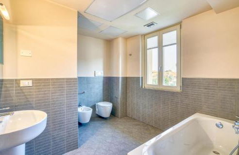 Beautiful Home In Puegnago Sul Garda - Foto 24