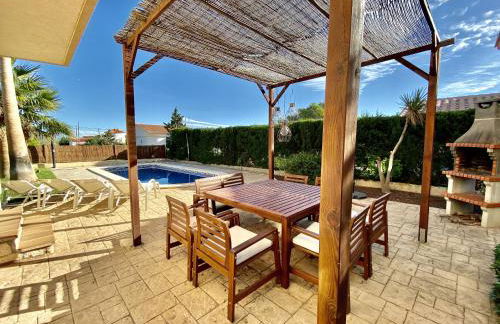Villa Martina 4 bedroom villa with air conditioning & private swimming pool ideal for families - Foto 27