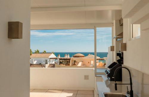 Holiday Home next to the beach, with private terrace, BBQ and incredible sea-view solarium - Photo 29