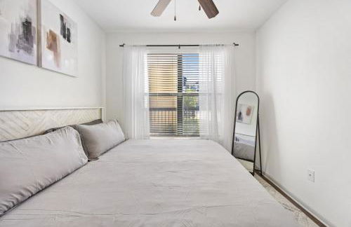 Softly Styled 1 King Sofa Bed Haven Frisco, TX - Foto 17