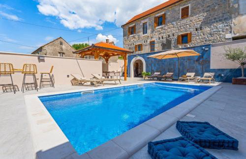 Charming Villa Perina with private heated pool - Photo 49