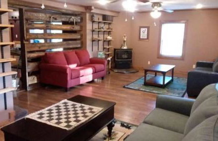 Gorgeous Vacation Cabin for Groups with Stylish Interior near Huntington, West Virginia - Foto 25