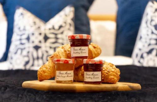 4 Bed Apartment- With Cosy Pub - Food/Drink 10%off - Photo 10