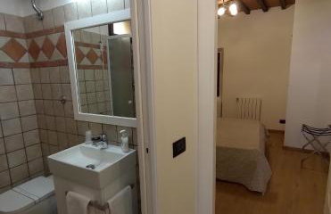 Charming Little House 2 kilometers from the Historical Centre in a typical Florentine district right next to the Tram and Bus stops by Florence Holidays Apartments - Foto 9