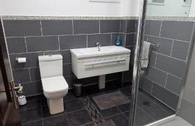 Modern 2-Bed High Spec Flat Apartment in Town Centre - Foto 15