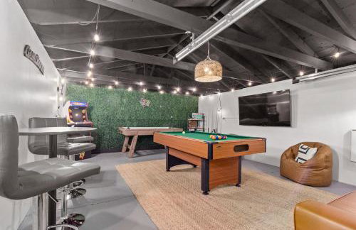 Game Room and Huge Yard with Fire Pit Yard Games and BBQ Near UE and Downtown - Foto 48