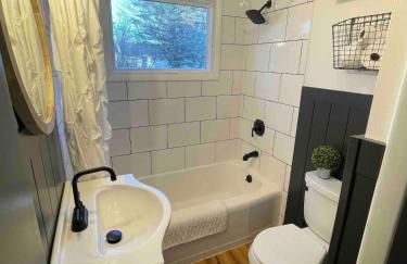 Home away from home with private yard - Foto 8