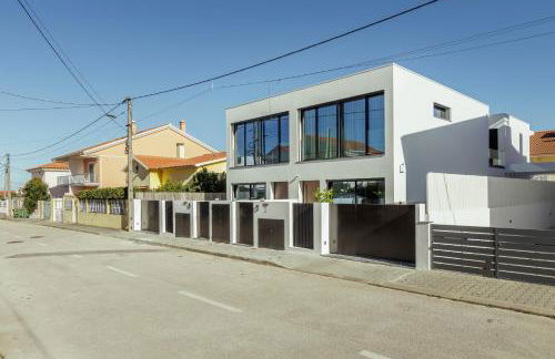 SereneScape Villa - Fernão Ferro - Foto 47