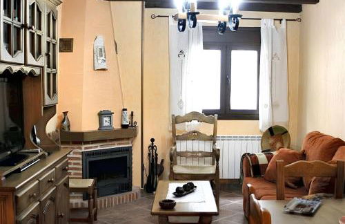 Welcoming House in Hueva, Great View - Foto 1