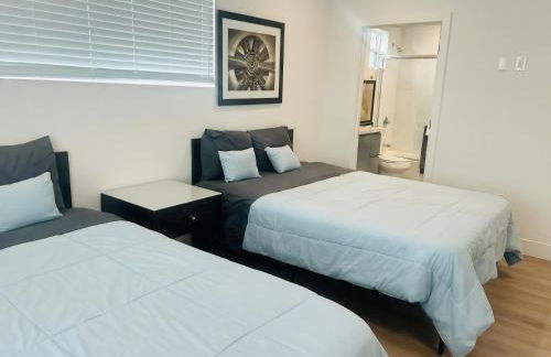 Stay in Style Hollywood Residences with Free Parking - Foto 52