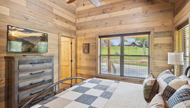 Antler Ridge 3 Bedroom Cabin by RedAwning - Foto 3, Habitación