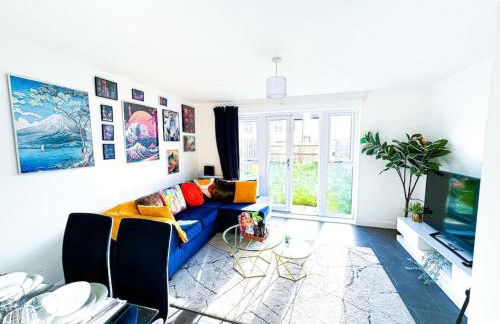 City Centre 3 Bedroom House Sleep upto 9 Guests with Garden and Parking - Foto 8