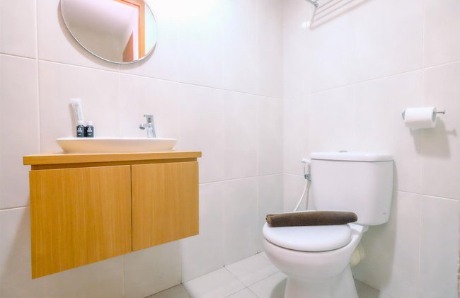 Good Choice And Strategic 2Br Without Living Room Evenciio Apartment - Foto 16
