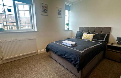 Spectacular Modern, Private Apartment,15 Mins To Central London - Photo 1