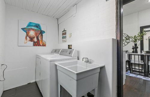 Old Town Retreat with Hot Tub - Steps from CSU! - Photo 20