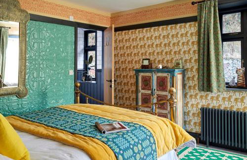 Ty Pandy Eclectic Luxury Family cottage Sleeps 8 adults and 2 children - Photo 64